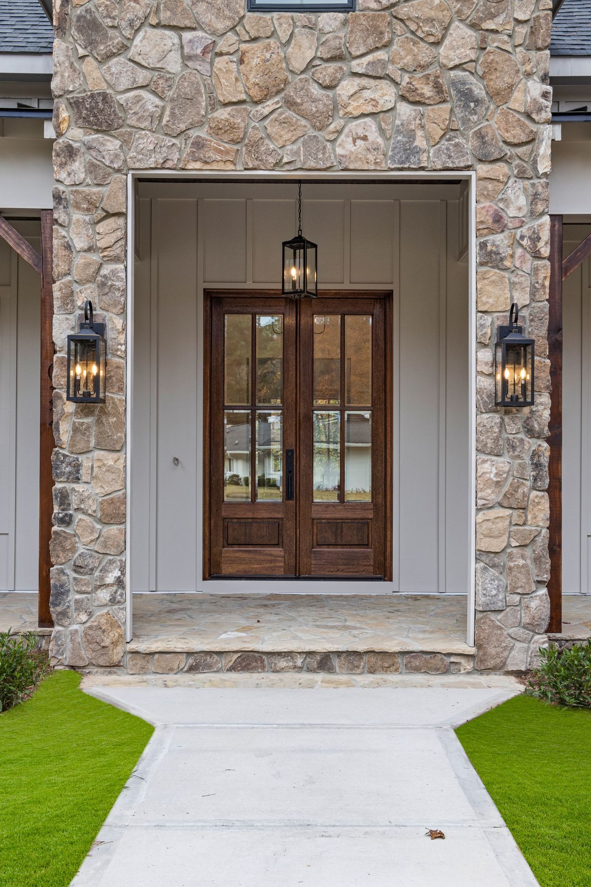 Entrance of a residential building managed by ReiProperty Grupp